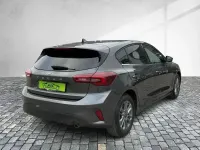 Begagnad Ford Focus Titanium 125 HK (91 kW) 2024 Grå Sedan