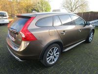 Gebraucht Volvo V60 CC 150 PS (110 kW) 2016 Braun Kombi