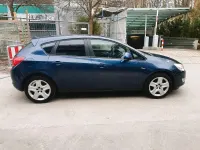 Gebraucht Opel Astra 116 PS (85 kW) 2010 Blau Limousine