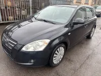 Używany Kia Ceed EX 109 KM (80 kW) 2007 Czarny Hatchback