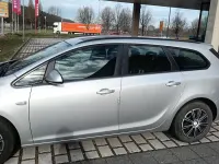 Usata Opel Astra 140 CV (102 kW) 2011 Argento Station wagon