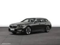 Gebraucht BMW 520 197 PS (144 kW) 2025 Sophistograu brillanteffekt metallic Kombi