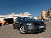 Second-hand VW Jetta 105 CP (77 kW) 2011 Gri Berlinǎ