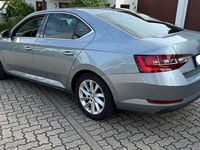 Gebraucht Skoda Superb Style 150 PS (110 kW) 2016 Grau Limousine