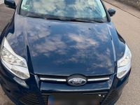 Usado Ford Focus Ambiente 101 CV (74 kW) 2014 Azul Familiar