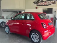 Gebraucht Fiat 500e Red 86 kW (118 PS) 2023 Rosso corsa/sfrontato/argilla/ Kleinwagen
