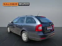 Gebraucht Skoda Octavia Ambiente 160 PS (117 kW) 2010 Grau Kombi