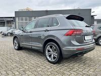 gebraucht VW Tiguan Highline 2.0 TDI 4M DSG 2x R-LINE NAVI LED