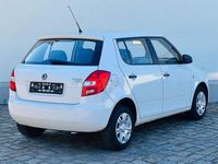 Gebraucht Skoda Fabia 60 PS (44 kW) 2009 Candyweiss Limousine