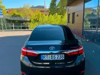 Używany Toyota Corolla 99 KM (72 kW) 2014 Niebieski Sedan/Limuzyna