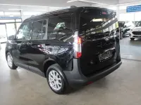 Neu Ford Tourneo Courier Titanium 125 PS (91 kW) 2026 Rot Van / Kleinbus