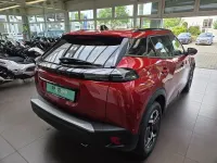 Neu Peugeot 2008 Allure 136 PS (100 kW) 2026 Rot SUV