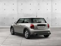 Gebraucht Mini Cooper 136 PS (100 kW) 2023 Melting silver iii Kleinwagen