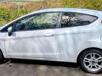 Second-hand Ford Fiesta 82 CP (60 kW) 2014 Alb Hatchback