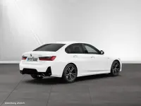 Gebraucht BMW 330e M Sport 292 PS (214 kW) 2025 Alpinweiß iii Limousine