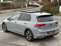 Gebraucht VW Golf VIII Move 150 PS (110 kW) 2024 Grau Limousine