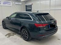 Gebraucht Audi A4 Design 150 PS (110 kW) 2018 Andere farben Kombi
