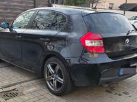 Gebraucht BMW 118 122 PS (89 kW) 2005 Schwarz Kleinwagen