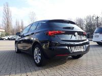 Gebraucht Opel Astra Innovation 105 PS (77 kW) 2018 Onyxschwarz metallic Limousine