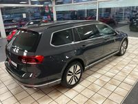 Gebraucht VW Passat GTE 156 PS (114 kW) 2021 Uranograu/cinza urano Kombi