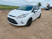 Gebraucht Ford Fiesta Titanium 81 PS (59 kW) 2009 Weiß Kleinwagen