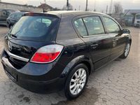 Usata Opel Astra 105 CV (77 kW) 2004 Nero Utilitaria