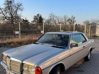 Gebraucht Mercedes 280 185 PS (136 kW) 1983 Silber Coupé