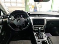Gebraucht VW Passat 190 PS (139 kW) 2019 Weiß Limousine