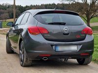 gebraucht Opel Astra 1.4 Turbo Design Edition , AHK, 8f bereift