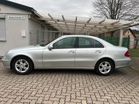 Gebraucht Mercedes E220 150 PS (110 kW) 2006 Silber Limousine