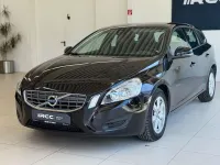 Gebraucht Volvo V60 Kinetic 114 PS (83 kW) 2011 Ember black Kombi