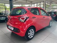 Gebraucht Hyundai i10 Pure 67 PS (49 kW) 2019 Rot Kleinwagen