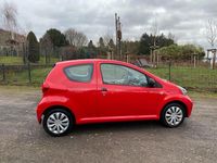 Gebraucht Toyota Aygo 68 PS (50 kW) 2009 Rot Kleinwagen