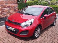 Gebraucht Kia Rio Edition 7 86 PS (63 kW) 2011 Rot metallic Limousine