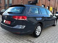 Gebraucht VW Passat 120 PS (88 kW) 2019 Grau Kombi