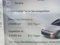 Second-hand VW Golf VIII Style 150 CP (110 kW) 2022 Roșu Berlinǎ
