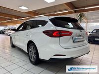 Gebraucht Ford Focus Titanium X 116 PS (85 kW) 2023 Frostweiß Kombi