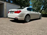 Gebraucht BMW 740 326 PS (239 kW) 2009 Weiß Limousine