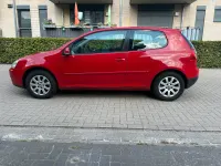 Gebraucht VW Golf V 105 PS (77 kW) 2005 Rot Kleinwagen