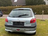 Gebraucht Peugeot 206 75 PS (55 kW) 2006 Silber Kleinwagen