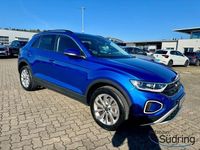 Gebraucht VW T-Roc Life 150 PS (110 kW) 2024 Ravennablau SUV