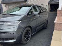 Gebraucht VW Multivan Edition 150 PS (110 kW) 2024 Grau Van