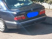 Gebraucht Mercedes E220 Elegance 143 PS (105 kW) 2000 Blau Limousine