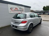 Gebraucht Opel Astra 105 PS (77 kW) 2005 Silber Limousine