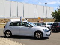Gebraucht VW e-Golf 100 kW (136 PS) 2018 White silver metallic Kleinwagen