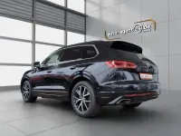 Gebraucht VW Touareg R-line 421 PS (309 kW) 2019 Deep black perleffekt SUV