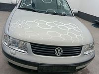 Usata VW Passat 101 CV (74 kW) 2000 Grigio Berlina