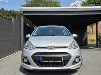 Gebraucht Hyundai i10 Edition 67 PS (49 kW) 2015 Silber Kleinwagen