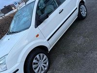 Gebraucht Ford Fusion 80 PS (58 kW) 2005 Weiß Kleinwagen