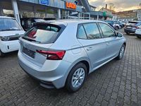 Neu Skoda Fabia 95 PS (69 kW) 2025 Brillantsilber metallic Limousine